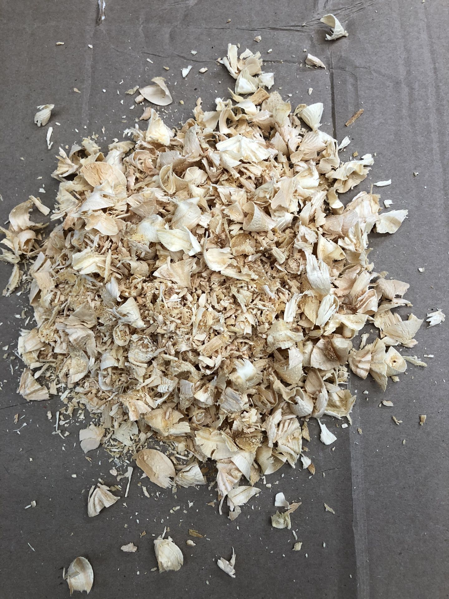 Free Kiln Dried Red Pine Wood Chips