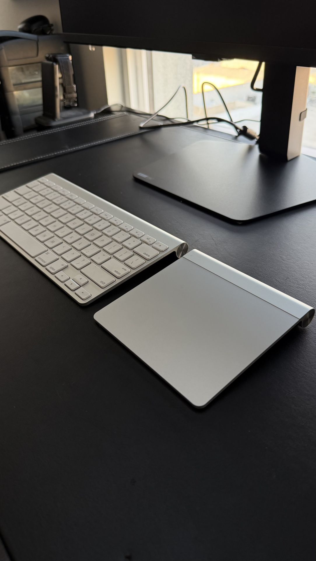 Apple wireless Keyboard & wireless Trackpad 
