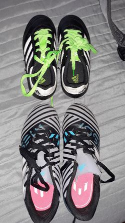 Kids soccer shoes