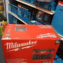 MILWAUKEE M18 2 - GALLON WET/DRY VACUUM (TOOL ONLY)