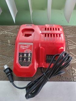Mikwaukee Battery Rapid Charger