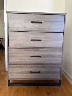 Ameriwood Home Lynnfield 4 Drawer Dresser Grey Medium Brown