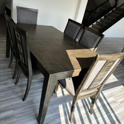 Dinning Table & 6 Chairs 