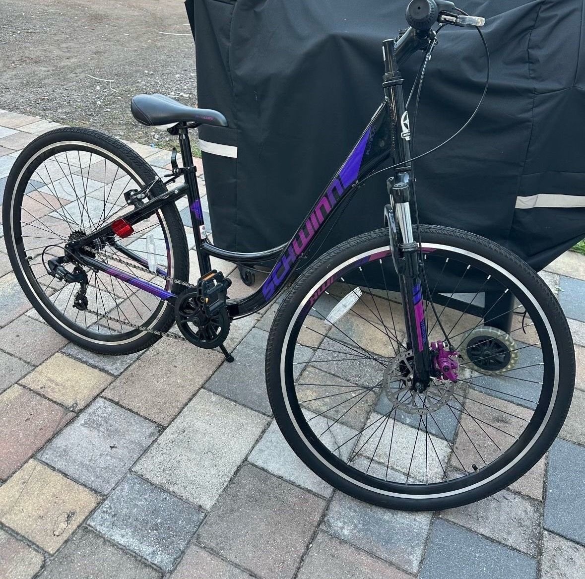 Schwinn Dual Sport Hybrid Bike GTX Hybrid Bike Adult Black 20-Inch Frame Like New