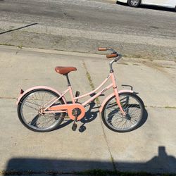 Daughter Out Grown Her Bike.  Let Me Know If Have Any Questions  I Willing To negotiate Cash Only