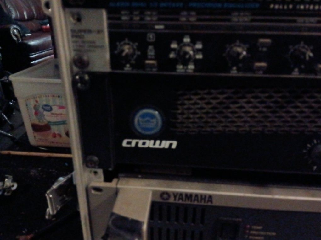 Crown XLS 402
