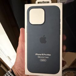 iPhone 16 pro max case Apple genuine