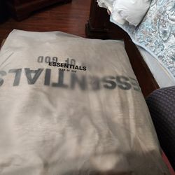 ESSENTRIAL FEAR OF GOD SWEATSHIRT SZ SMALL