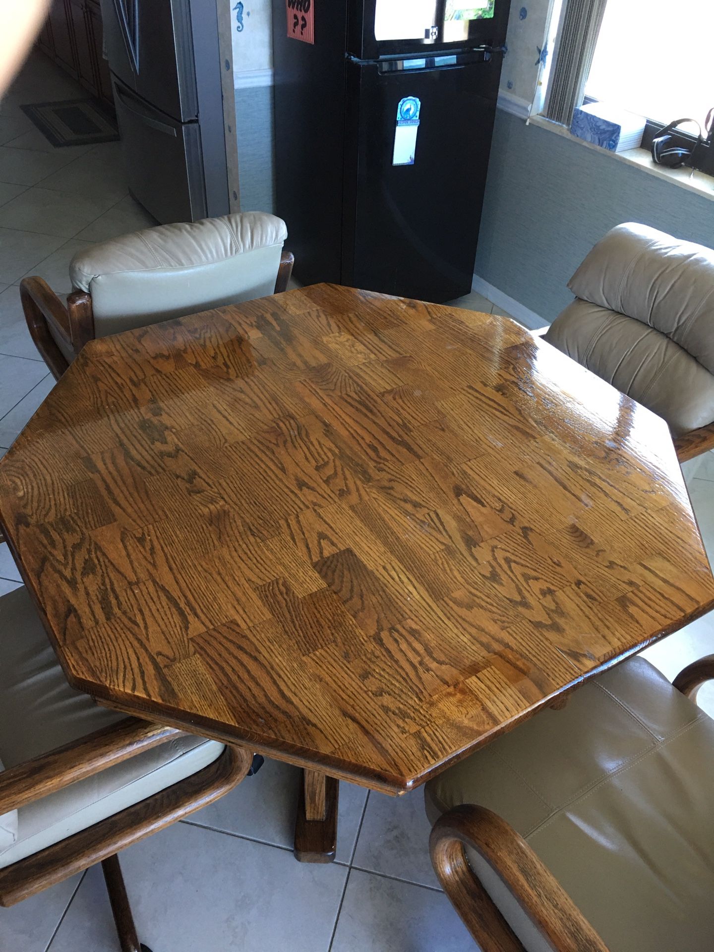 Dinning Set With Leaf 4 Leather Chairs On Rollers