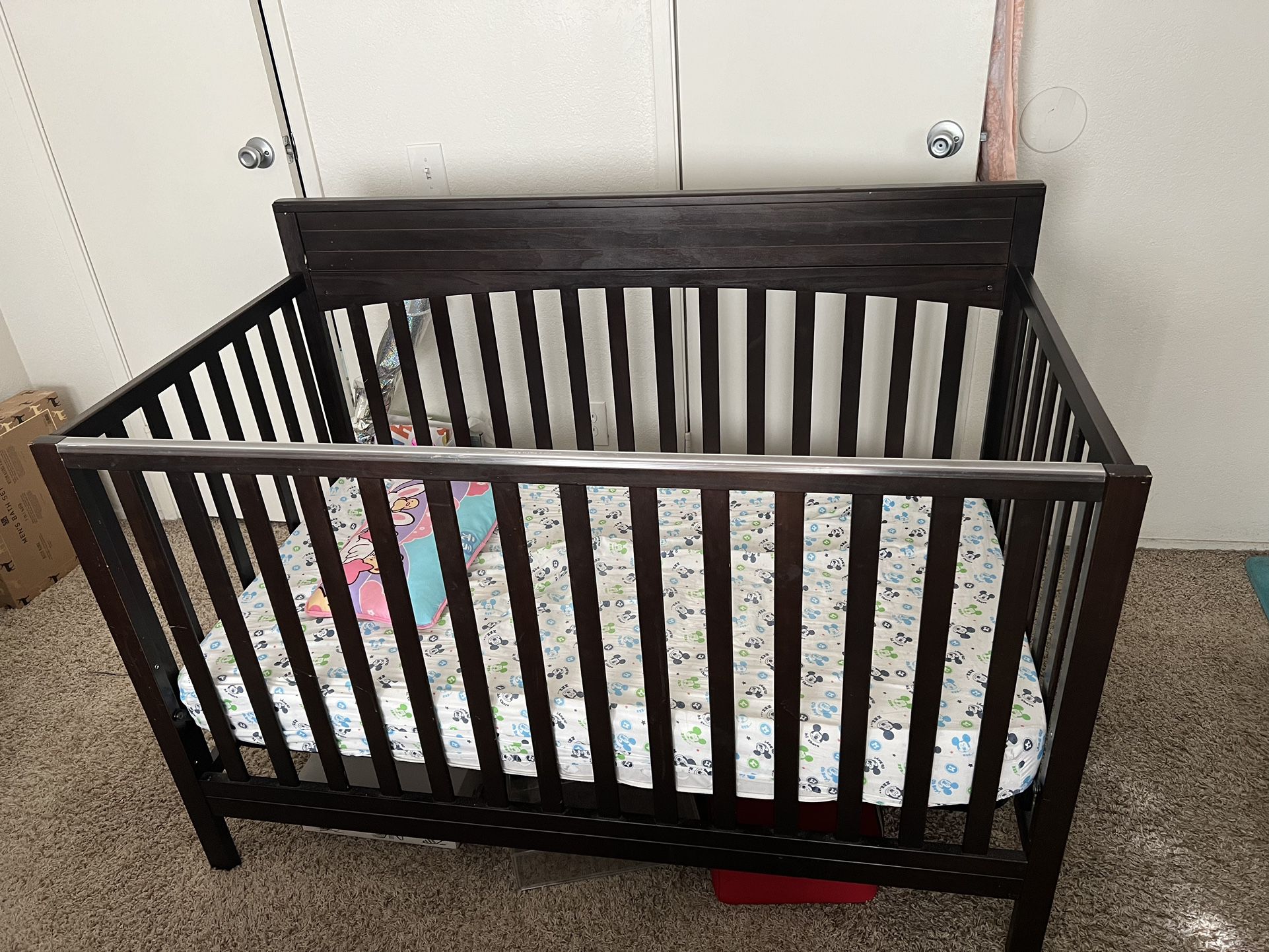 Oxford Baby Harper Crib
