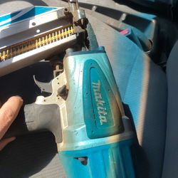 Makita nail gun great condition