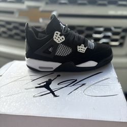 Jordan’s Size 7 Men’s 8.5 Women’s New