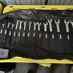 Reversible Ratcheting Wrench Set with Ba