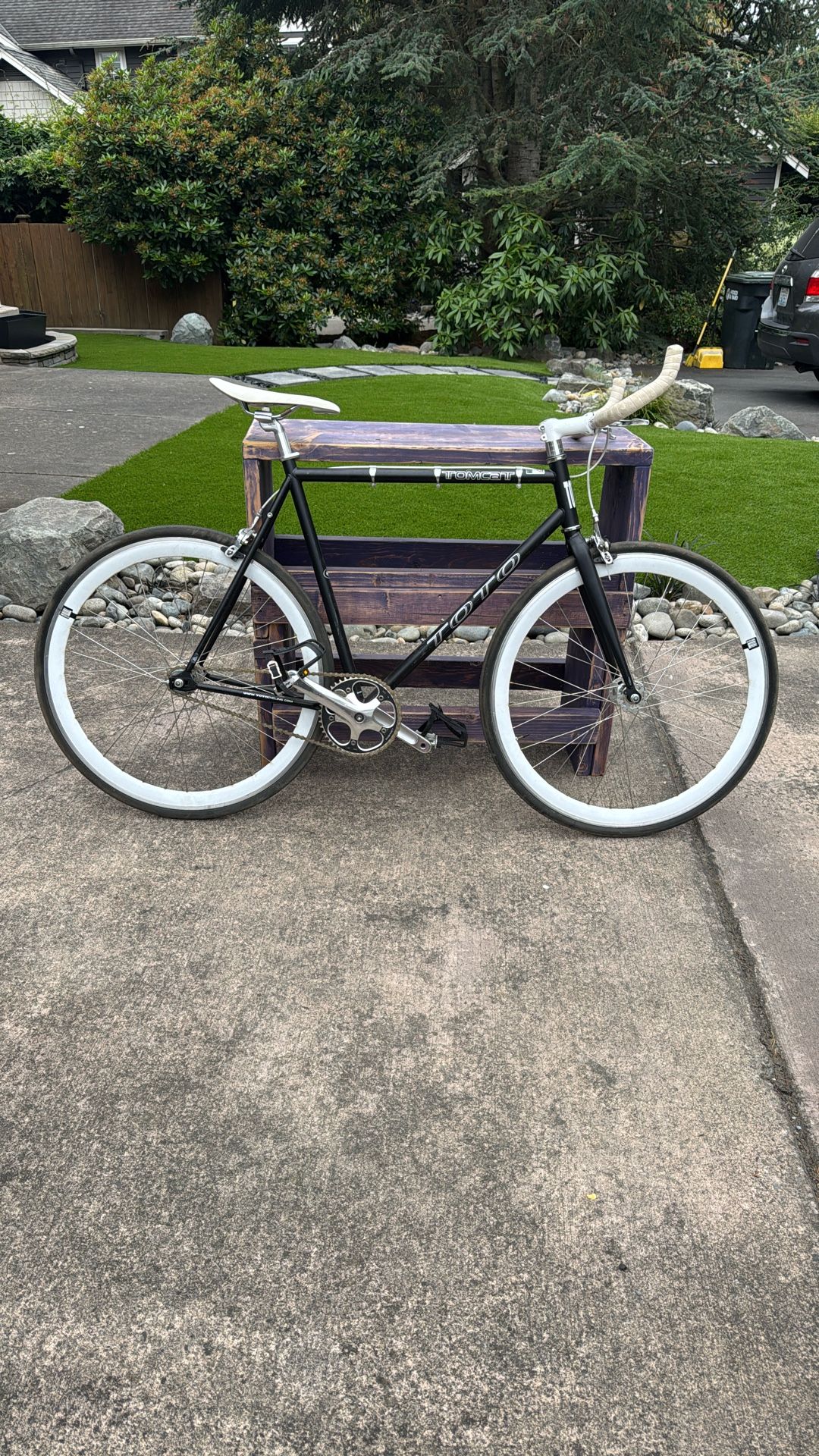 Toto Tomcat Fixie Road Bike