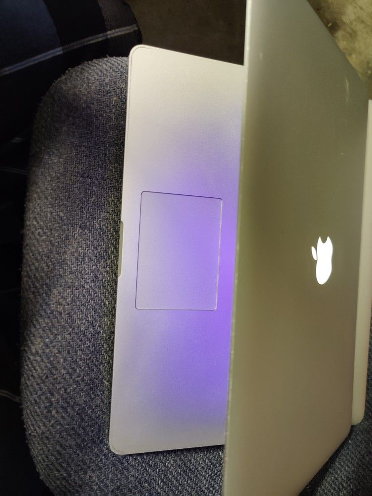 MacBook Pro 2015 15" Retina Intel Core (contact info removed), 16gb Ram, 1TB SSD, macOS Monterey Charger New Battery