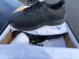 Woman’s steal toe shoe