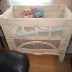 Baby bed/ Basinet