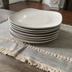 Set of Farmhouse Style Plates 