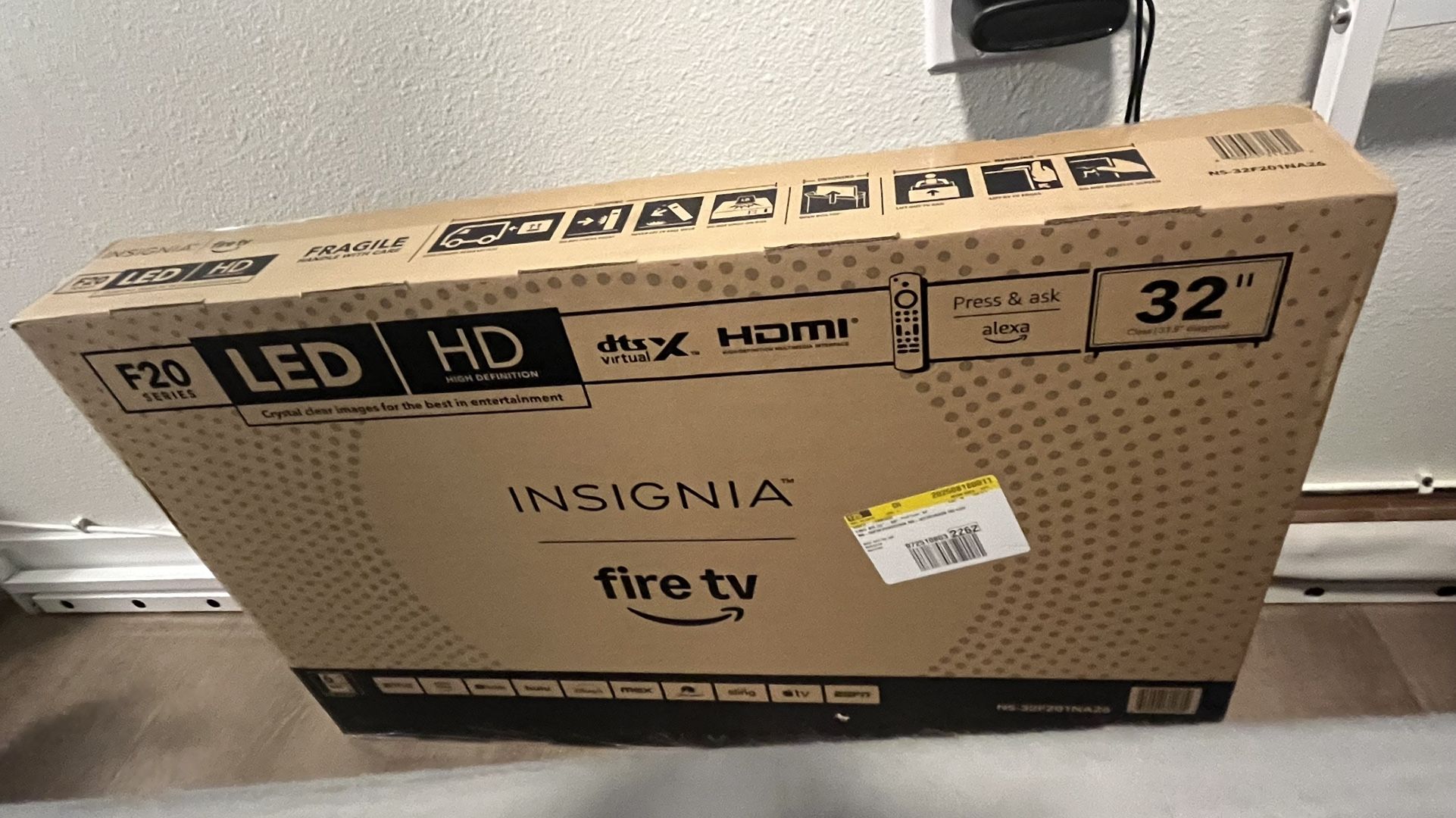 32” INSIGNIA tv F20 Series NEW