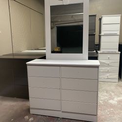8 Drawer dresser with Mirror 