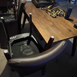 Really nice dining room set table and chairs really beautiful