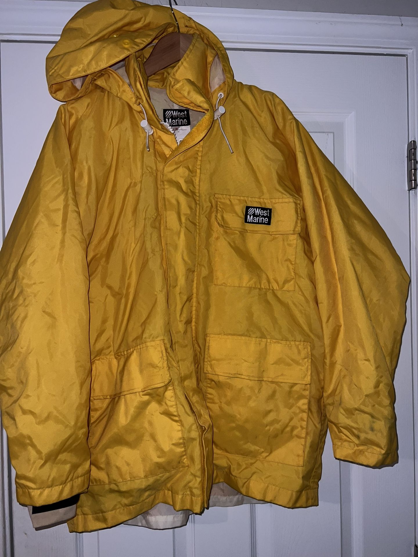 WEST MARINE yellow WATERPROOF RAIN COAT size M