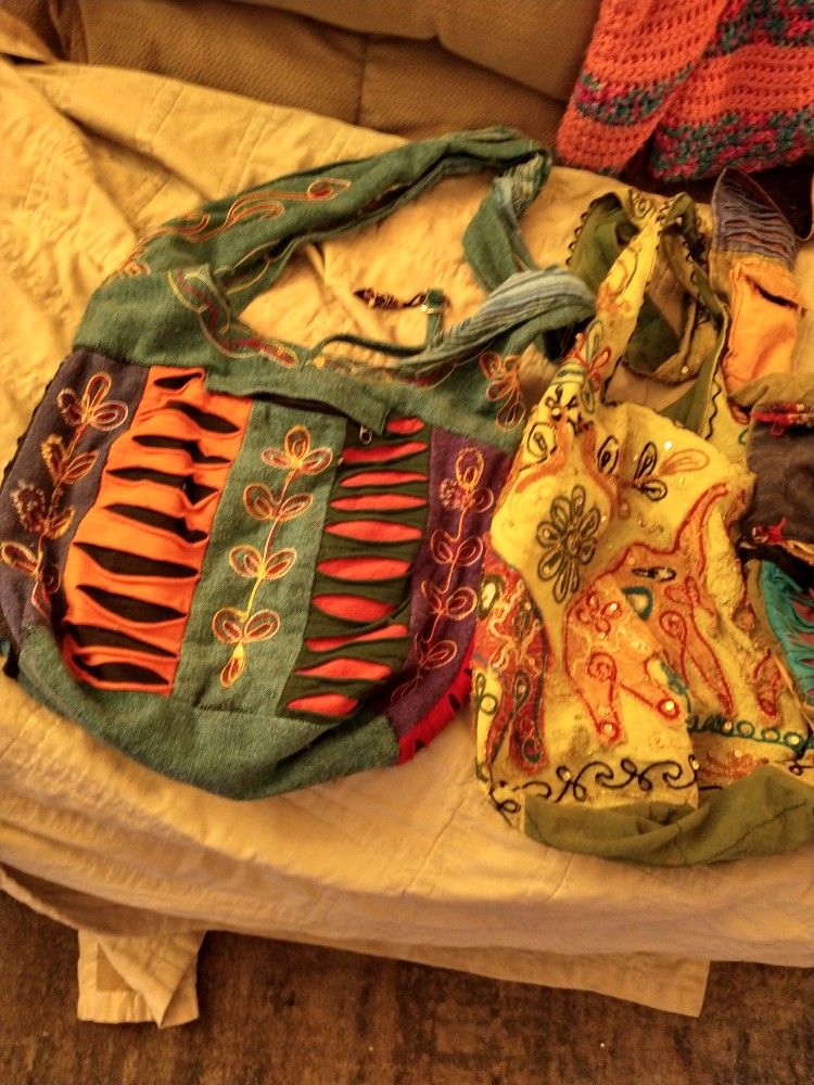3 Vintage Crossbody Bags.
