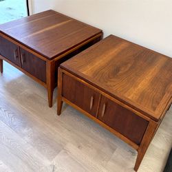 Lane Mid Century Modern Oversized Pair Of Side Or End Tables | Nightstands 