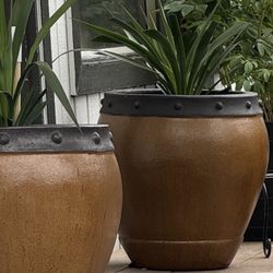 GORGEOUS SET OF PLANTERS!