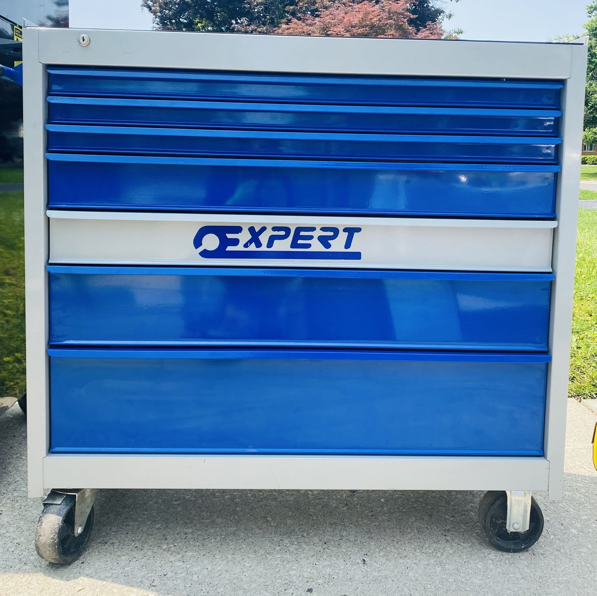 Expert brand 7-drawer rolling tool box With Tools
