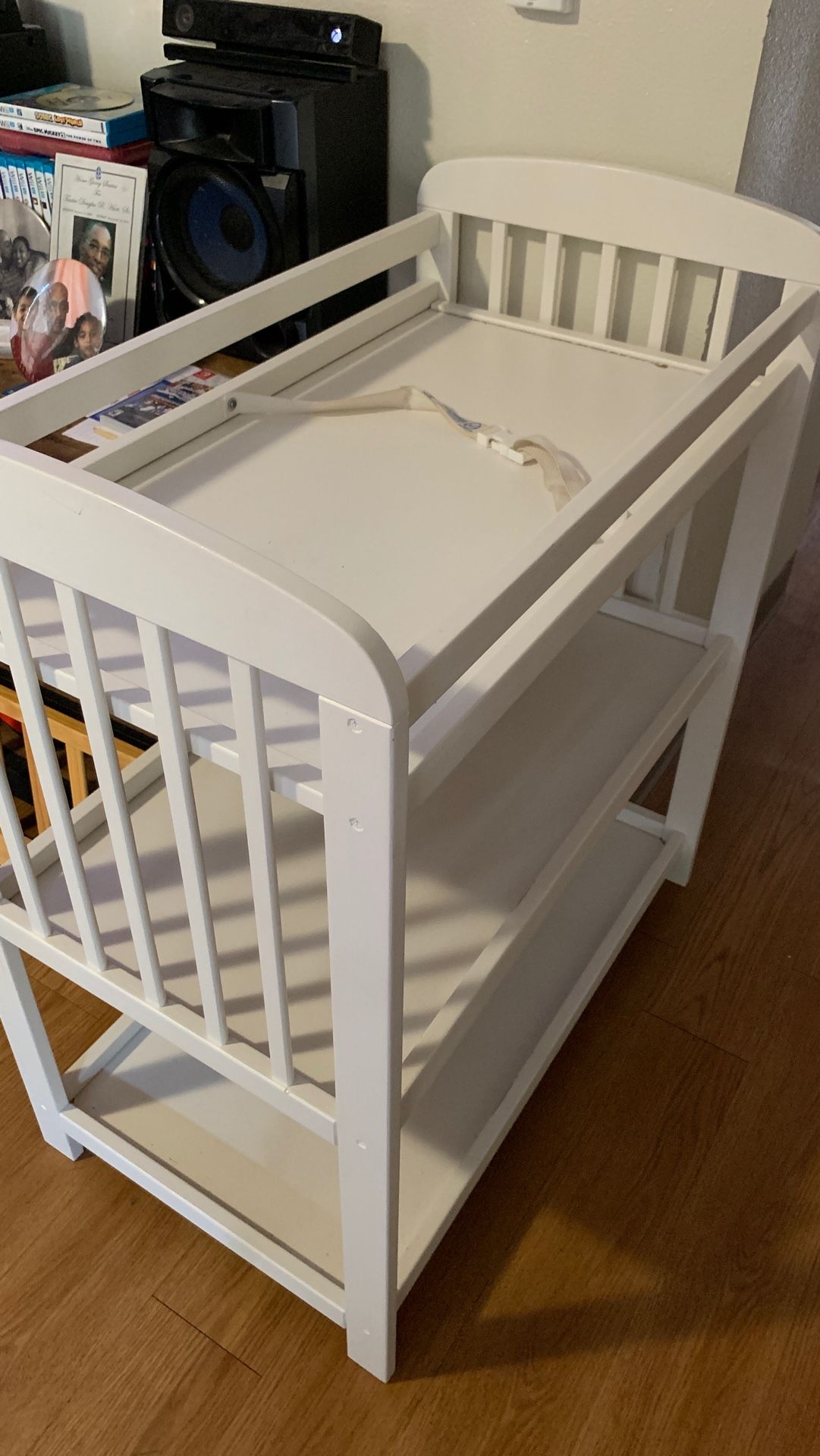 Changing table good wood in good condition