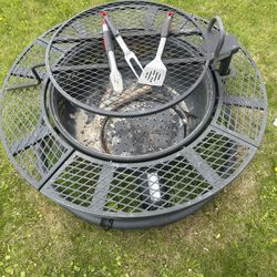 Barbecue grill combination fire pit