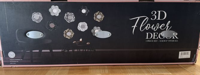 3-D Flower Mirrors Wall Decor