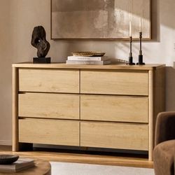 Light Oak 6-Drawer Dresser – Rounded Leg Design