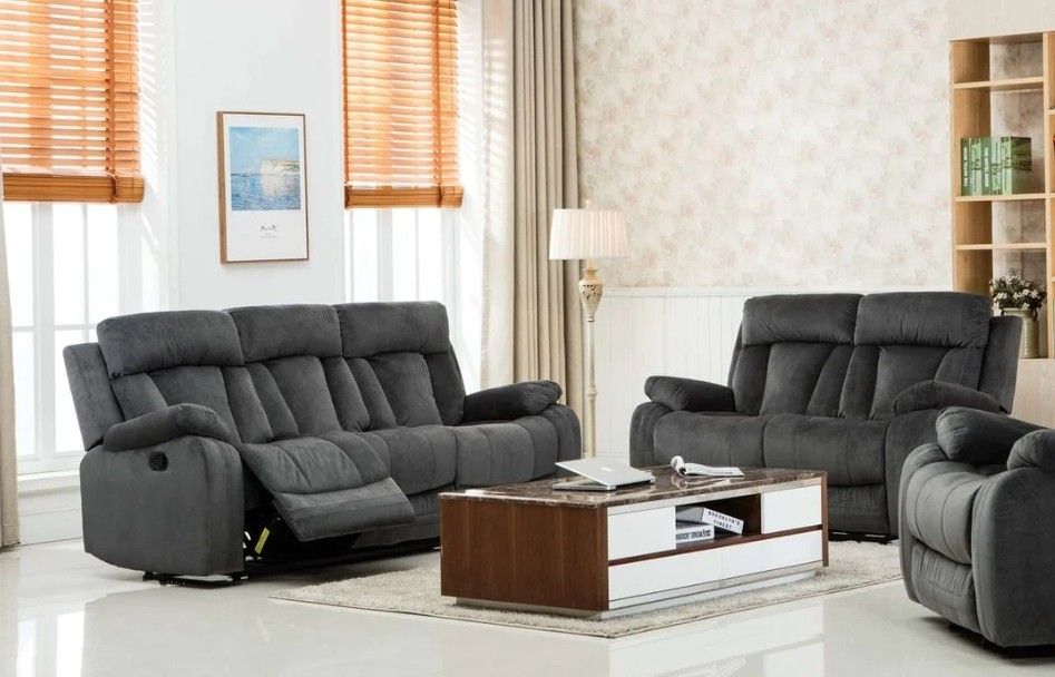 9760 - 2PC Reclining Living Room Set