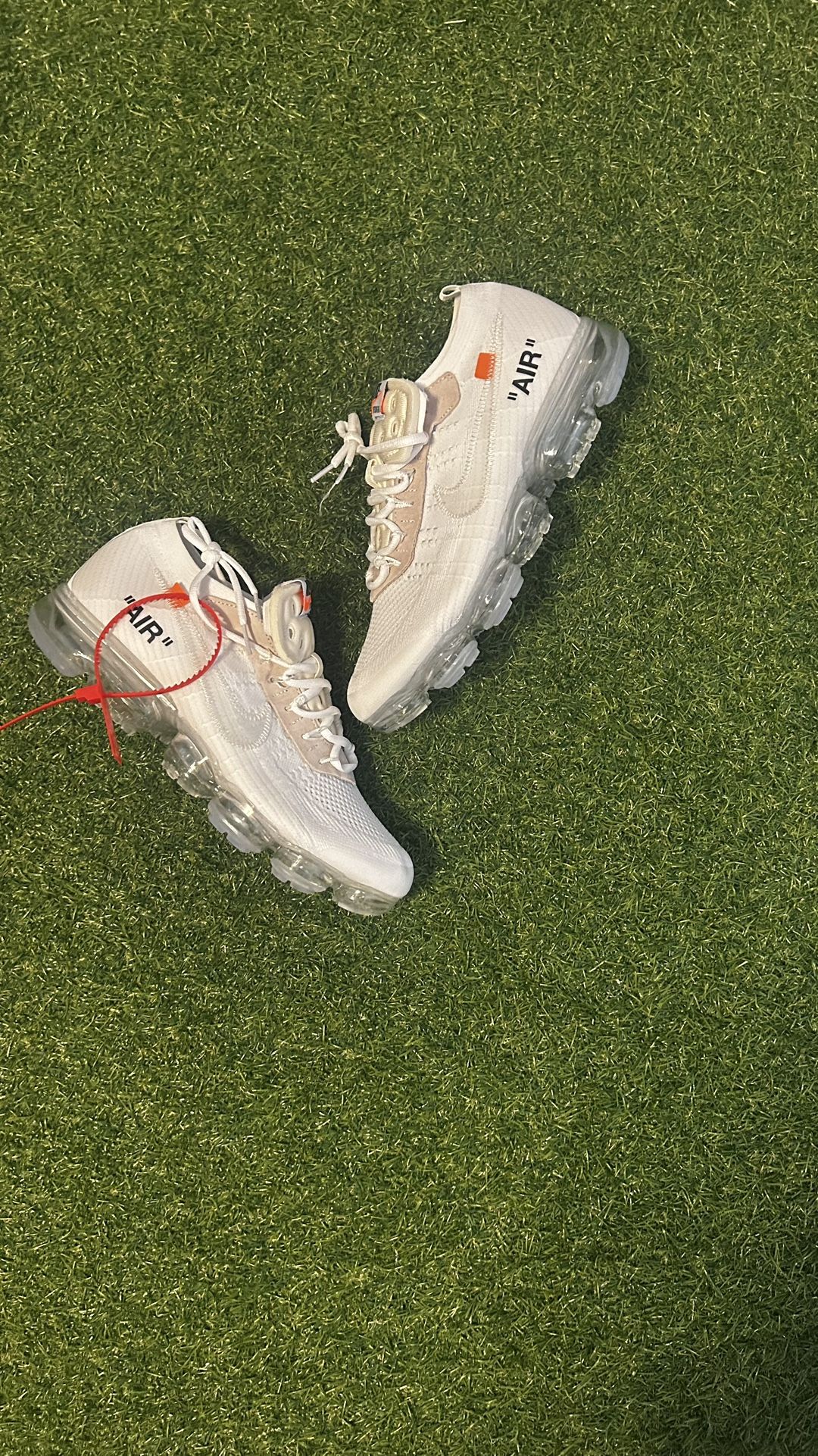 Off White vapormaxes