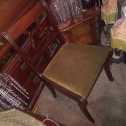 Antique Chair/Velvet 