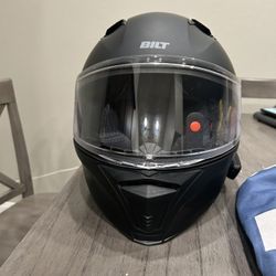 Motorcycle Helmet With Cardo Headset 