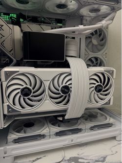 RTX 5070 12GB Graphics card White