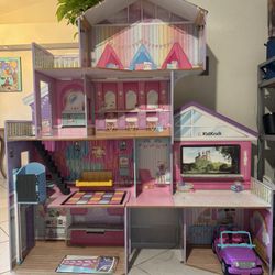 Doll House 