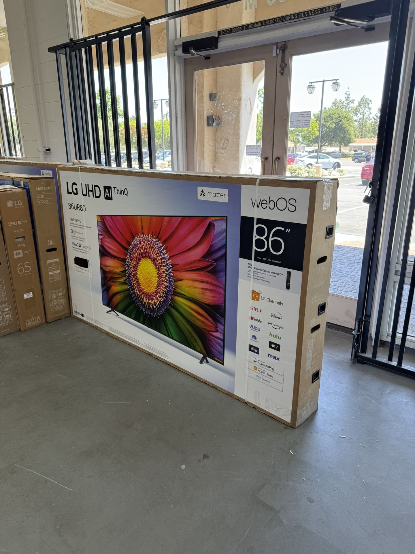 86” LG UR80 4K UHD Smart Tv