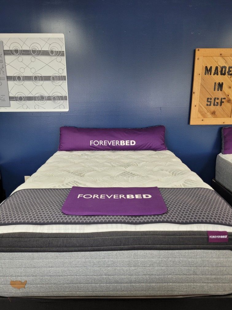 Hand Crafted American Made Mattress (Floor Model.)