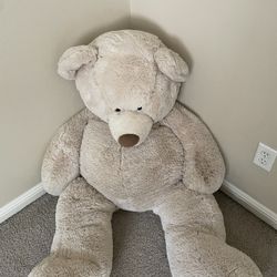 Giant Teddy Bear 