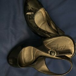 Patent Round Toe, Sling Back Wedge