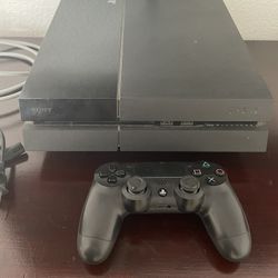 PS4 Conrtroller / Earbuds 