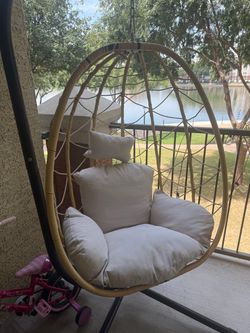Hanging egg chair