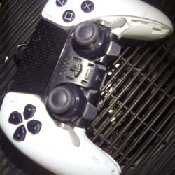 PS5 DualSense Edge Controller – Back Paddles Installed