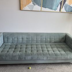 Leaving spaces sofá