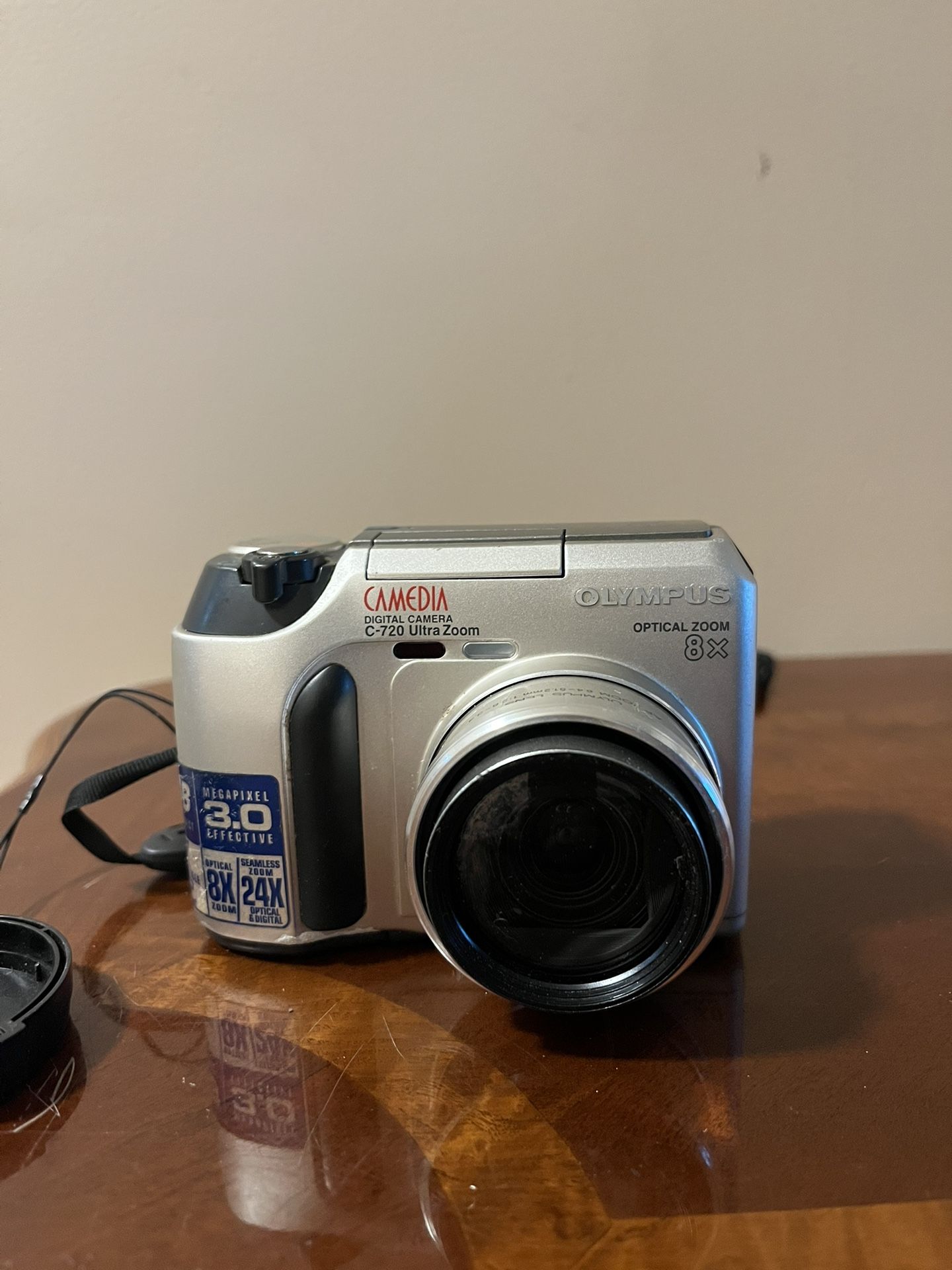 Olympus CAMEDIA C-720 Ultra Zoom digital camera Untested