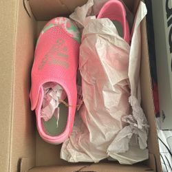New Girl Adidas Altaventure 2.0. Size 2